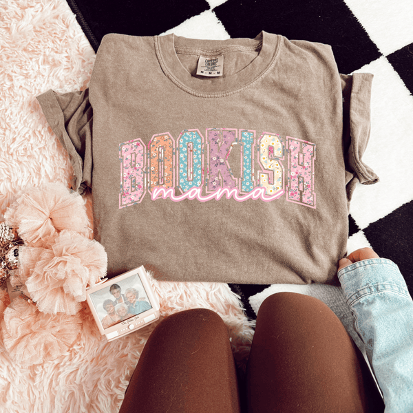 Bookish Mama Graphic Tee
